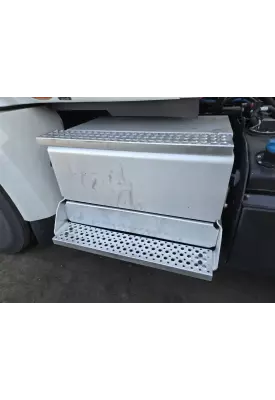 International RH613 Battery Box
