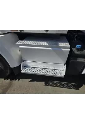 International RH613 Battery Box