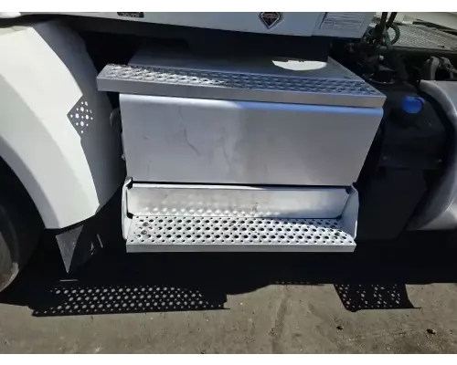 International RH613 Battery Box