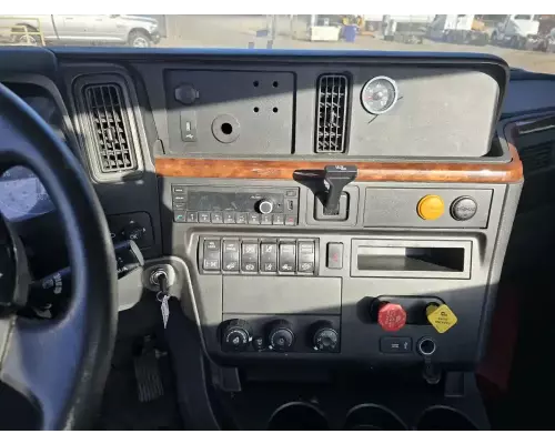 International RH613 Cab