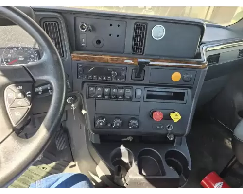 International RH613 Cab