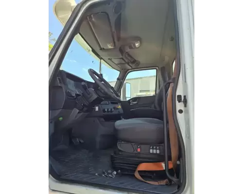 International RH613 Cab
