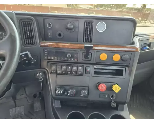 International RH613 Cab