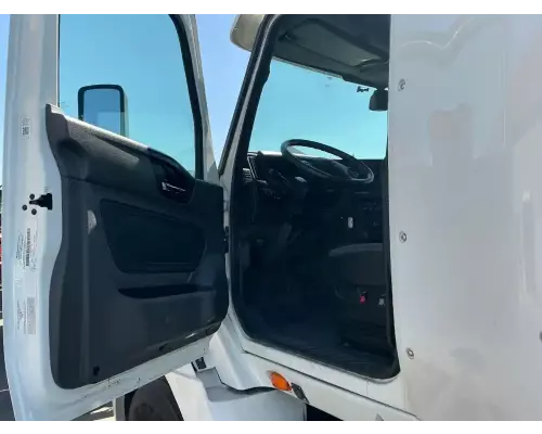 International RH613 Cab