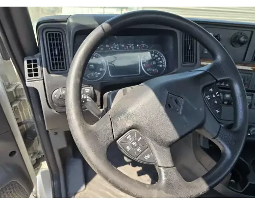 International RH613 Cab