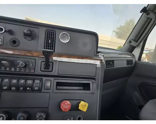 International RH613 Cab