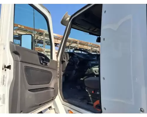 International RH613 Cab