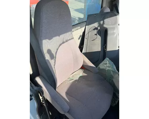 International RH613 Seat, Front