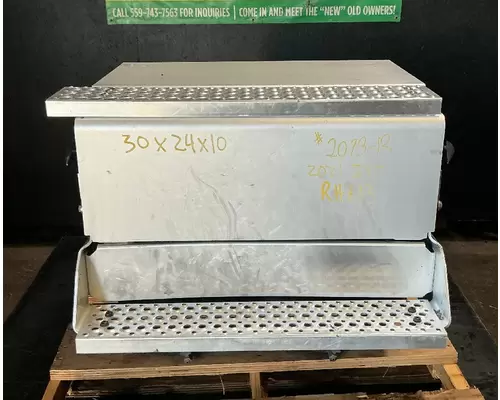 Battery Box INTERNATIONAL RH613 Garabedian Equipment Company, Inc - Fresno