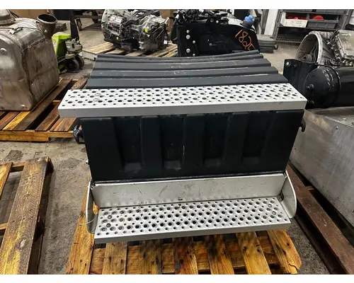 Battery Box INTERNATIONAL RH61F Dutchers Inc   Heavy Truck Div  Ny