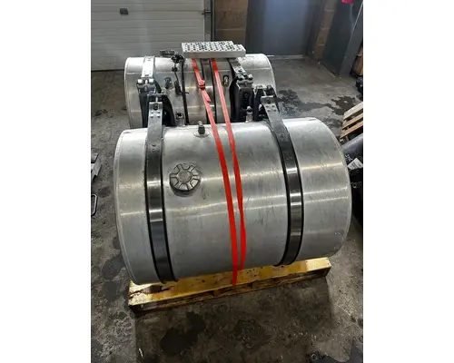 Fuel Tank INTERNATIONAL RH61F Dutchers Inc   Heavy Truck Div  Ny