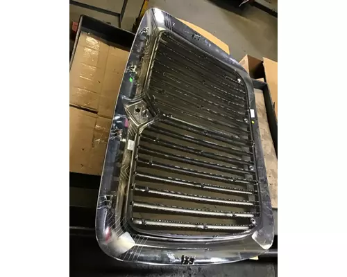 Grille INTERNATIONAL RH Marshfield Transportation Products