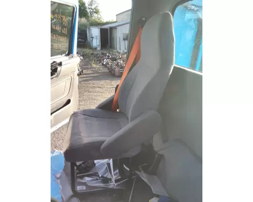 Seat, Front INTERNATIONAL RH LKQ Wholesale Truck Parts