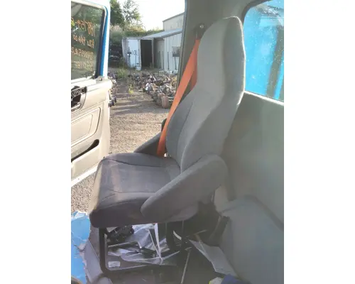 Seat, Front INTERNATIONAL RH LKQ Wholesale Truck Parts