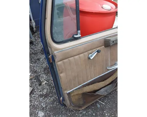 International S MODEL Door Assembly, Front