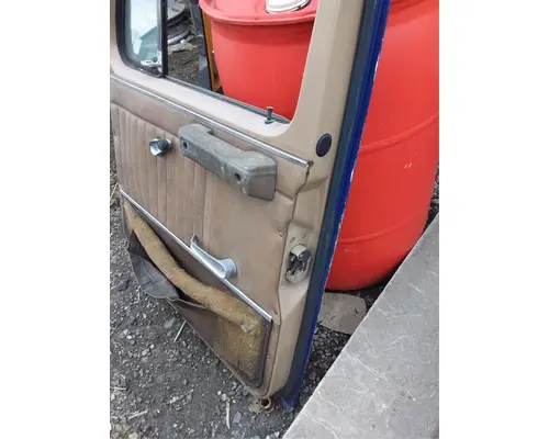 International S MODEL Door Assembly, Front