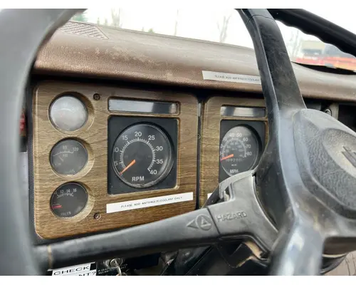 International S1954 Instrument Cluster