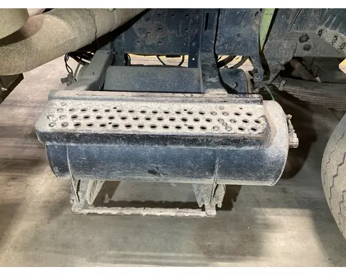 International S2600 Step (Fuel Tank, Fairing