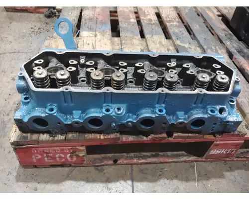 International T444E Cylinder Head