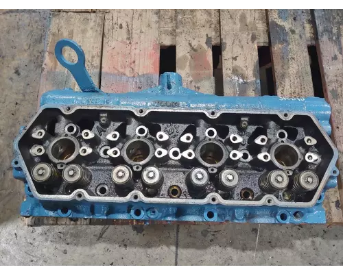 International T444E Cylinder Head