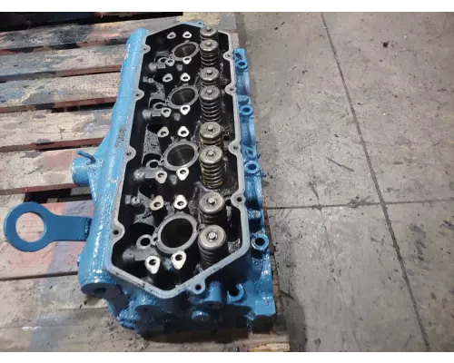 International T444E Cylinder Head