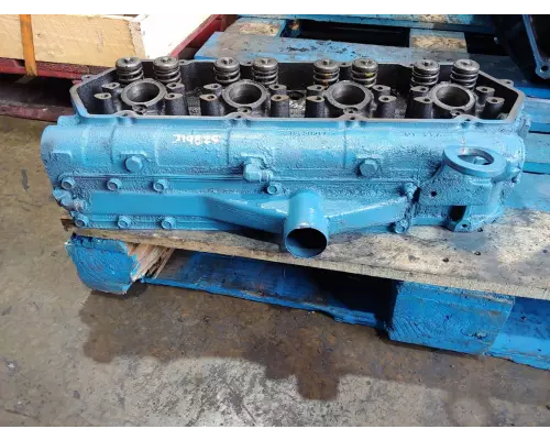 International T444E Cylinder Head