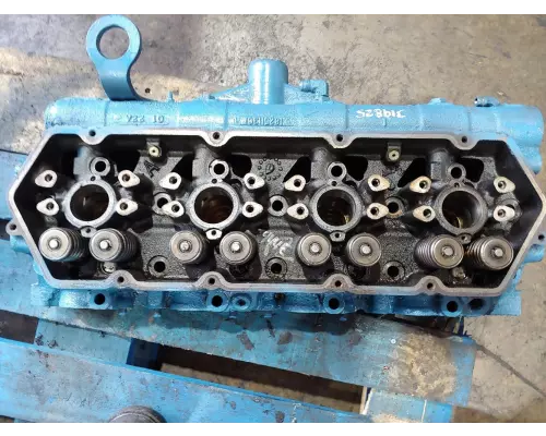 International T444E Cylinder Head