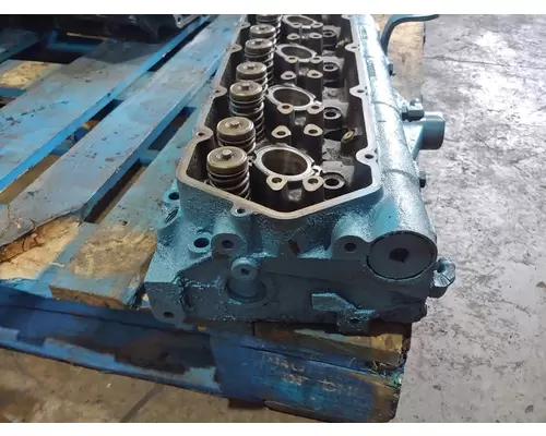 International T444E Cylinder Head