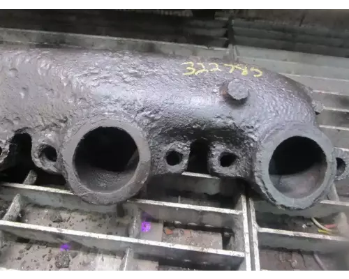 International T444E Exhaust Manifold