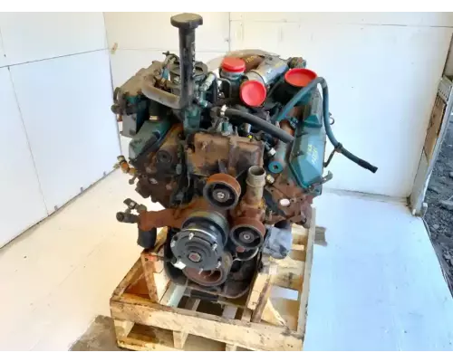 International T444 Engine Assembly