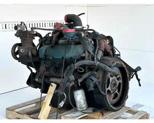 International T444 Engine Assembly