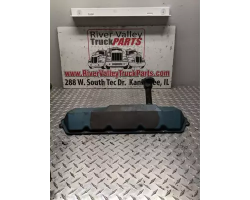 International T444 Valve Cover