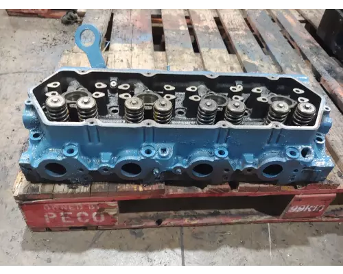 Cylinder Head International T444E Machinery And Truck Parts