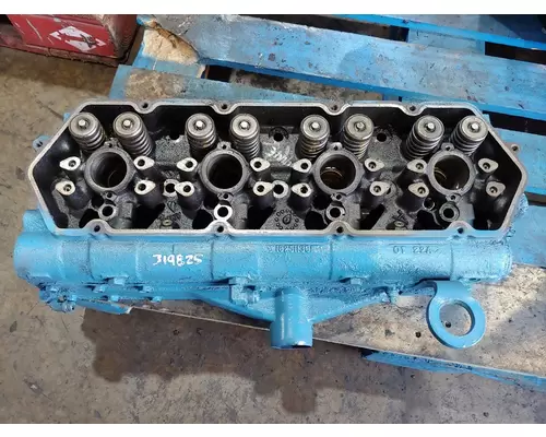 Cylinder Head International T444E Machinery And Truck Parts