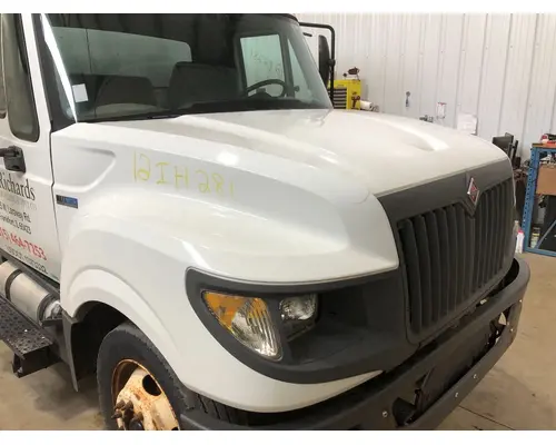 International TERRASTAR Hood