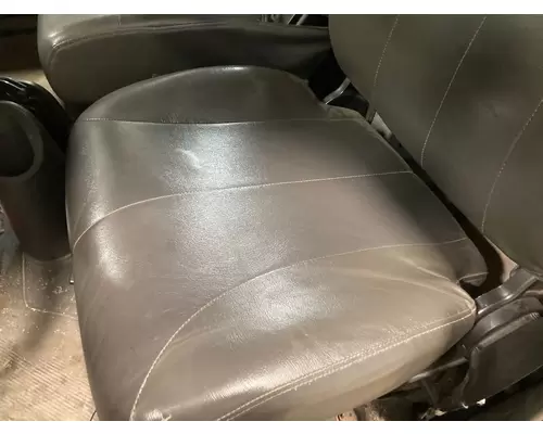 International TERRASTAR Seat (non-Suspension)