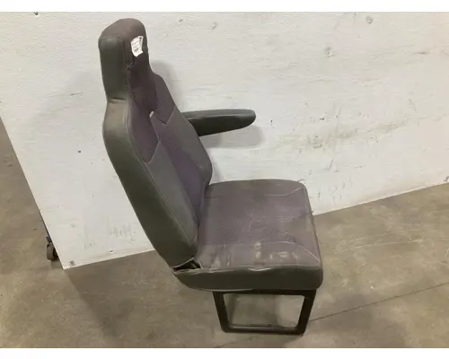 International TRANSTAR (8600) Seat (non-Suspension)