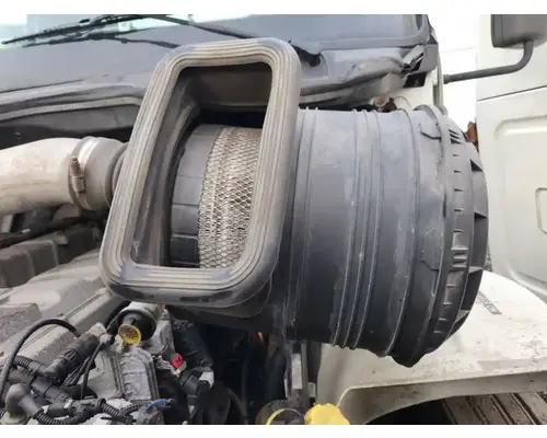 International TranStar 8600 Air Cleaner