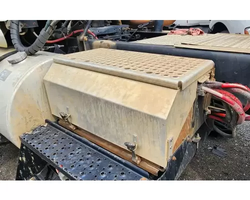 International TranStar 8600 Battery Box
