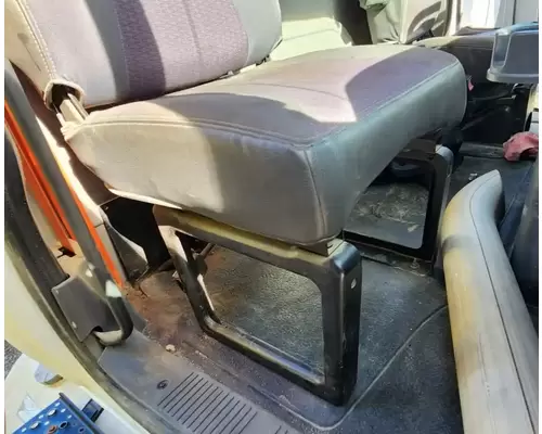 International TranStar 8600 Seat, Front