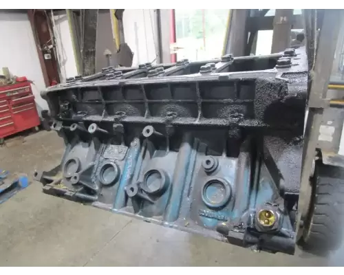 International VT365 Cylinder Block