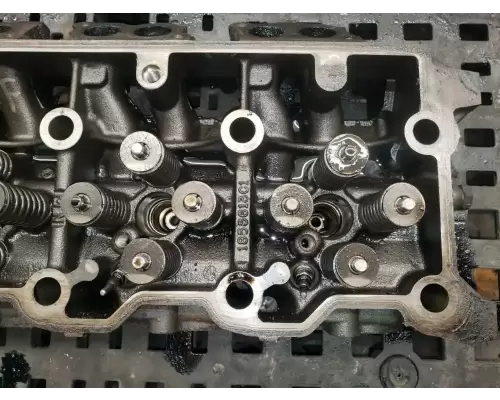 International VT365 Cylinder Head