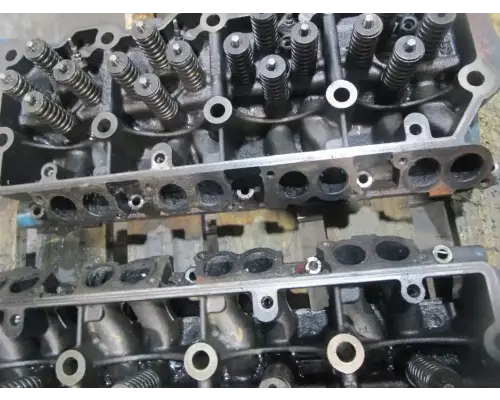 International VT365 Cylinder Head