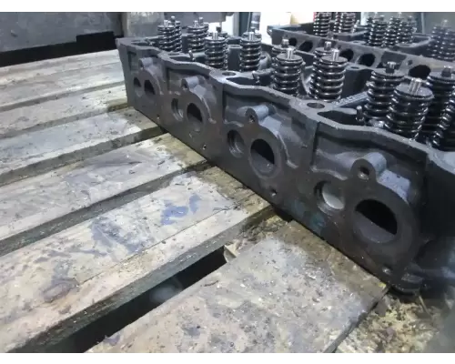 International VT365 Cylinder Head