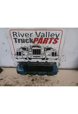 International VT365 Valve Cover