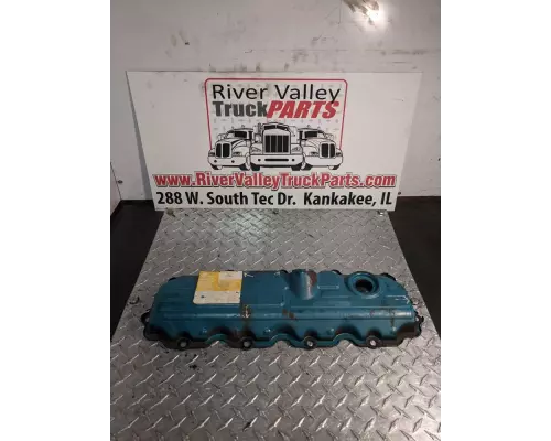 International VT365 Valve Cover