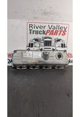 International VT365 Valve Cover