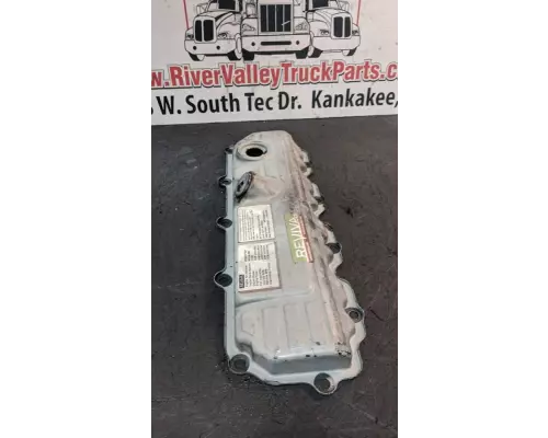 International VT365 Valve Cover