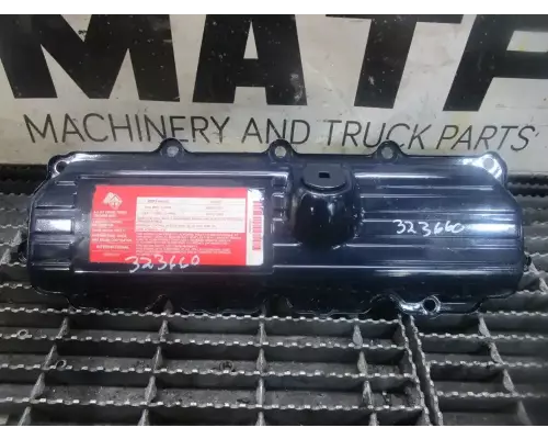 International VT365 Valve Cover