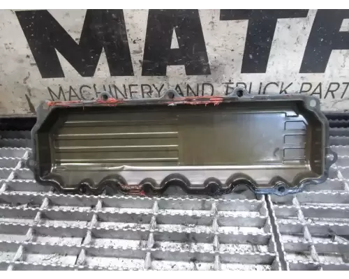 International VT365 Valve Cover